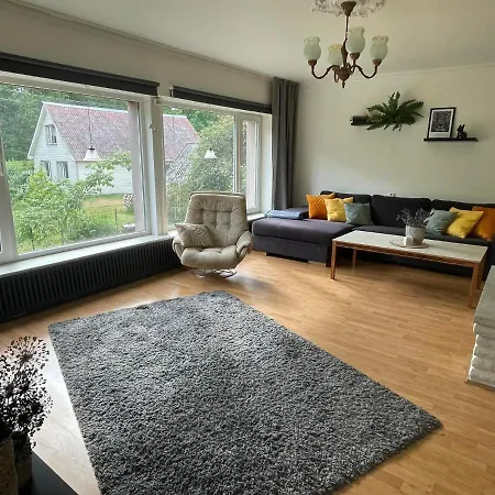 Merelaehedane Peremaja Paernus Holiday home *